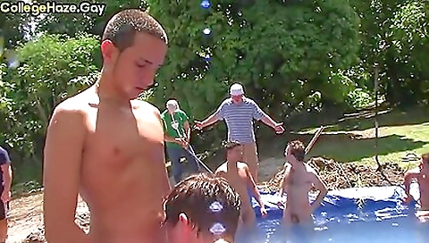 Str8 Stud Sucks Cock For Voyeuristic Fraternity Outdoor
