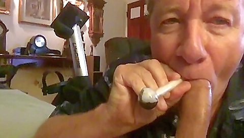 Penis-sucker Stewart Bowman Blows Cock And Clouds Same Time